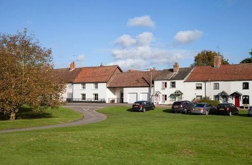 1 bedroom 1 Bed Cottage Sleeps 2 With Hot Tub And Pets Welcome in Norfolk