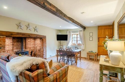 2 bedroom 2 Bed Cottage In Hanworth in Norfolk
