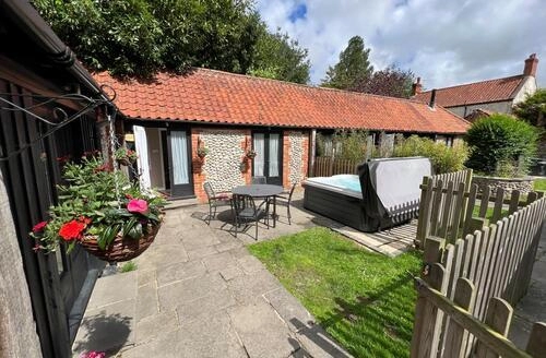 4 bedroom 4 Bed Cottage In Roughton in Norfolk