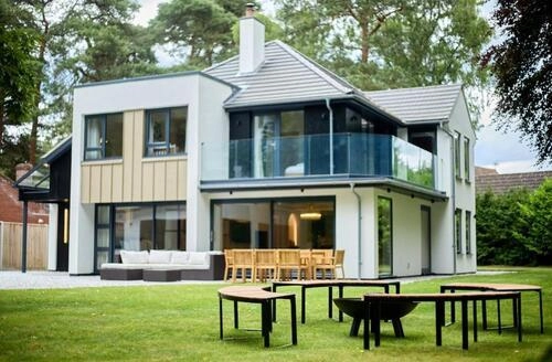5 bedroom Arden House   Luxury Home With Hot Tub   Games Room   Fire Pit in Norfolk