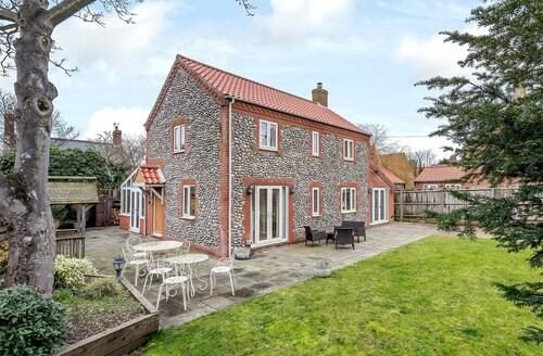 4 bedroom Corner House in Norfolk