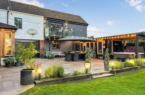 5 bedroom Myrtle Cottage in Norfolk