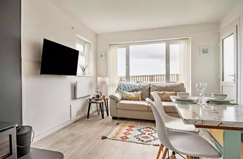 2 bedroom 2 Bed Cottage In Kessingland beach and hot tub in Suffolk