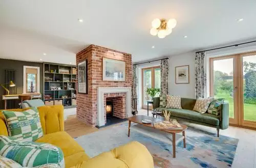 5 bedroom 5 Bed Cottage In Walberswick beach and hot tub in Suffolk