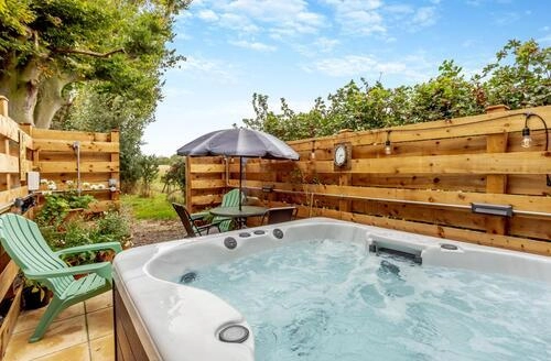 1 bedroom 1 Bed Cottage In Cotton in Suffolk