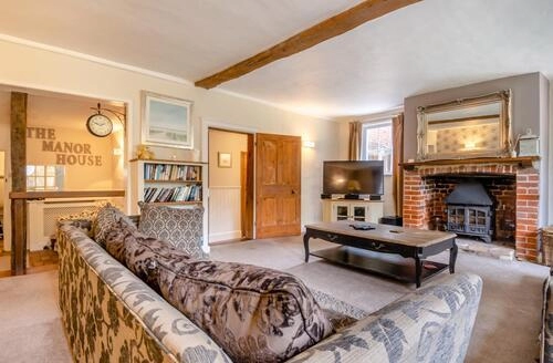 5 bedroom 5 Bed Cottage In Bramfield in Suffolk