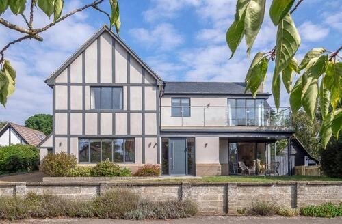 4 bedroom Luxurious Resort House Near Beach   Mallards in Suffolk