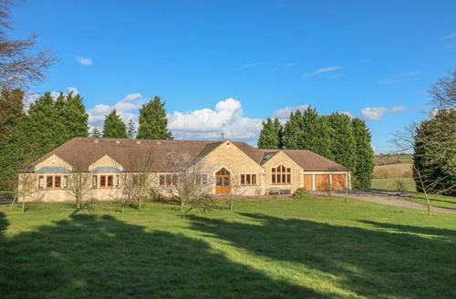 5 bedroom Manor House in Derbyshire