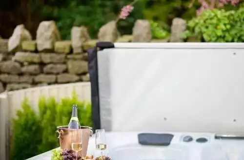 4 bedroom Luxurious Retreat In Buxton in Peak District