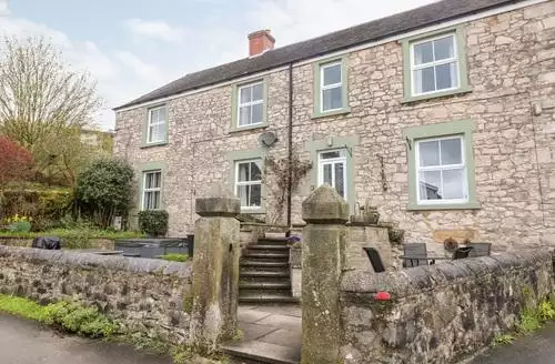 5 bedroom The Old Post Office in Peak District