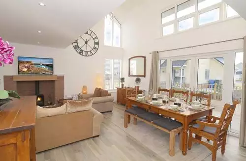 3 bedroom 3 Bed Cottage In Beadnell beach and hot tub in Northumberland