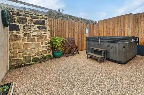 3 Bed Cottage In Morpeth