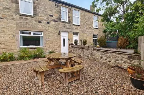 3 bedroom 3 Bed Cottage In Morpeth beach and hot tub in Northumberland