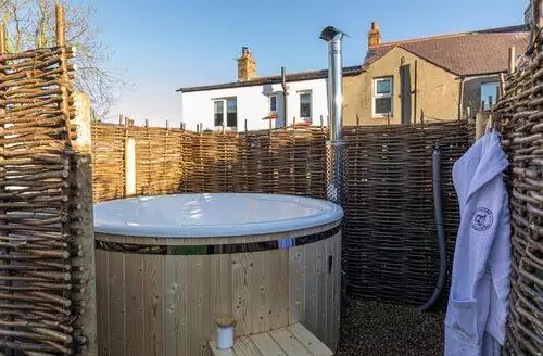 3 Bed Cottage In North Sunderland