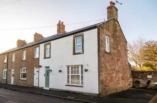 3 Bed Cottage In North Sunderland