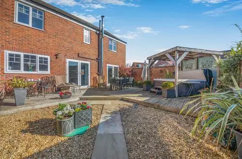 4 bedroom 4 Bed Cottage In Seahouses beach and hot tub in Northumberland