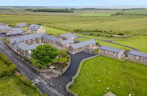 4 bedroom High Hemmel House beach and hot tub in Northumberland