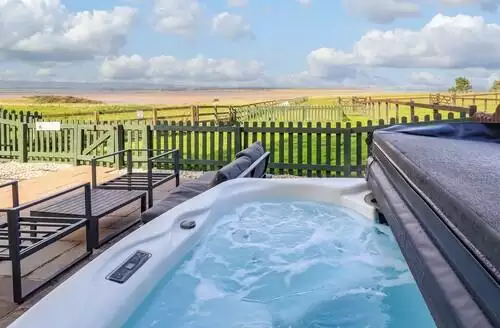 3 bedroom Pipistrelle beach and hot tub in Northumberland