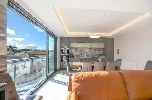 5 bedroom Riverview (Alnmouth) beach and hot tub in Northumberland