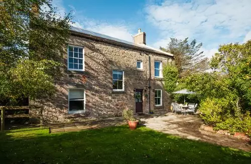 5 bedroom Wonderland beach and hot tub in Northumberland