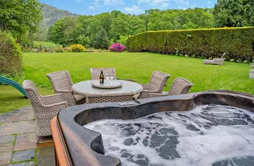 2 bedroom 2 Bed Cottage In Ulverston in Lake District