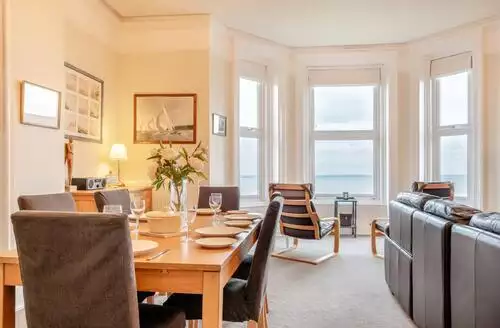 3 bedroom 3 Bed Apartment In Cowes in Isle Of Wight