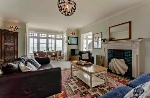 3 bedroom 3 Bed Apartment In Seaview in Isle Of Wight