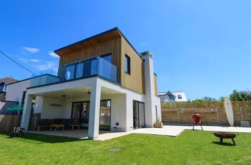 4 bedroom Aquanaut beach and hot tub in Isle Of Wight