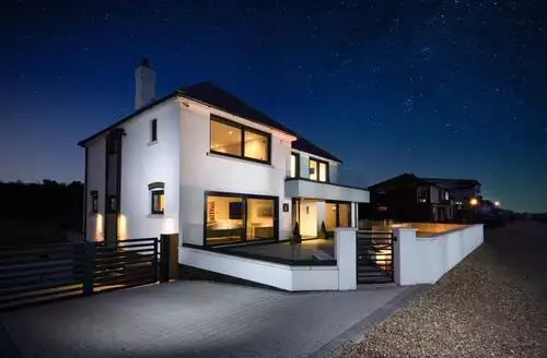5 bedroom 5 Bed Cottage In Walmer beach and hot tub in Kent