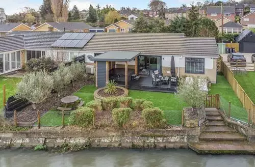 3 bedroom 3 Bed Cottage In Canterbury in Kent