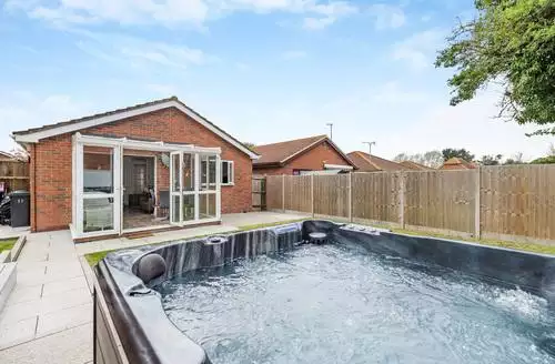 2 bedroom The Beach Bungalow in Kent