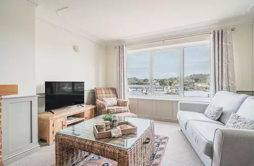 2 bedroom 7 Admirals Court in New Forest