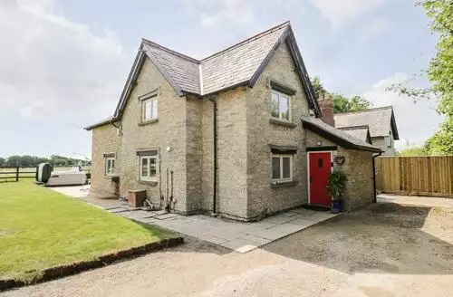 4 bedroom 2 Dewars Farm Cottages in Oxfordshire