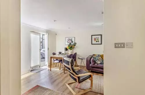 2 bedroom 2 Bed Apartment In Bath in Bath