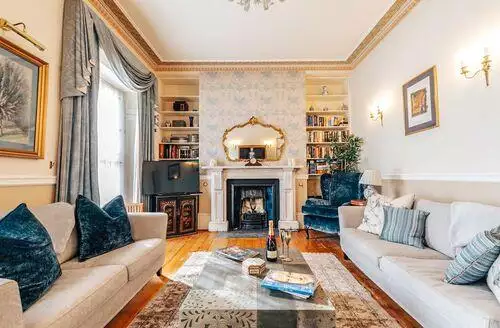 5 bedroom Royal George Townhouse in Bath