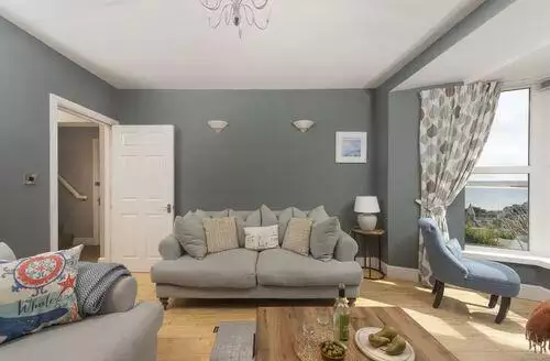 2 bedroom Windsor Lookout in Cornwall