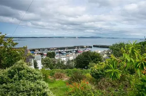 4 Bed Cottage In Newlyn