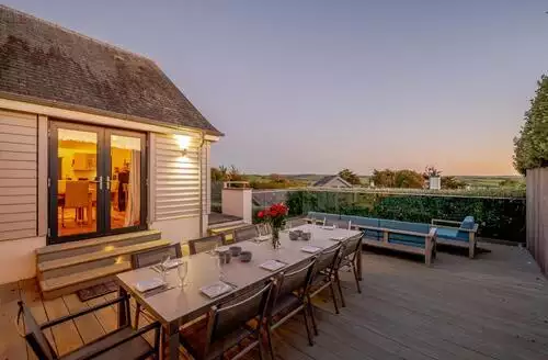 5 Bed Cottage In Rock
