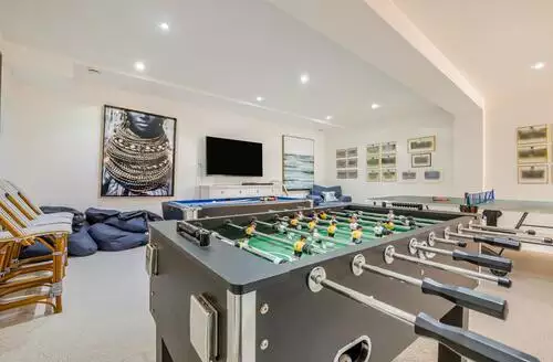 5 Bed Cottage In Rock