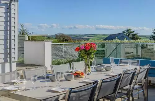 5 Bed Cottage In Rock
