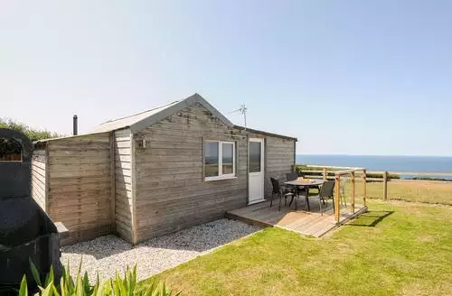 2 bedroom Lundy View Chalet beach and hot tub in Cornwall