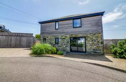 3 bedroom Sandy Cove beach and hot tub in Cornwall