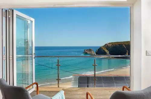 4 bedroom Westaway beach and hot tub in Cornwall