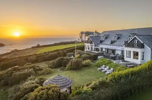 5 bedroom Henscath House in Cornwall