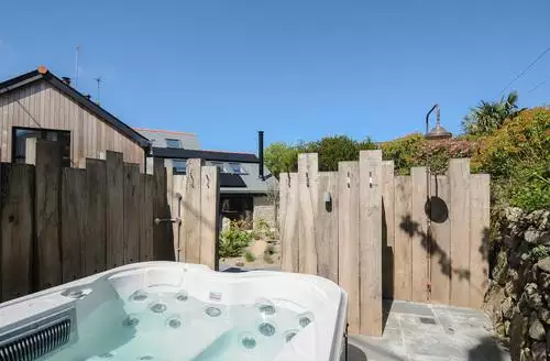 3 bedroom Stargazy Cottage in Cornwall