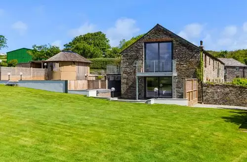 5 bedroom The Farmhouse   Within The Helland Barton Farm Collection in Cornwall