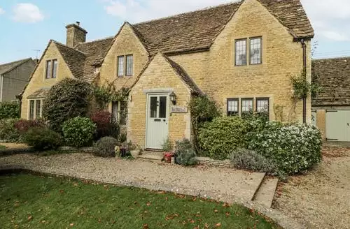 4 bedroom The Old Hall in Cotswolds