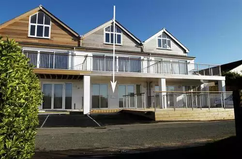 2 bedroom 1 Lower Sandbanks in Devon