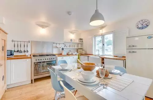 2 bedroom 2 Bed Apartment In Dartmouth in Devon