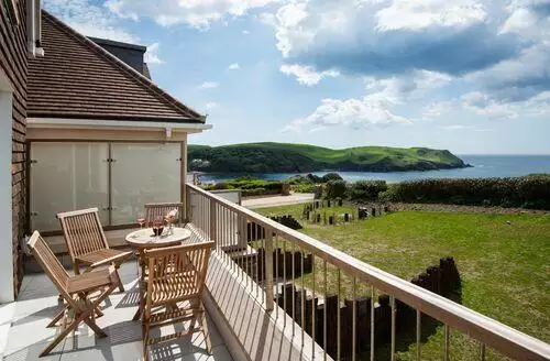 2 bedroom Apartment 13 in Devon